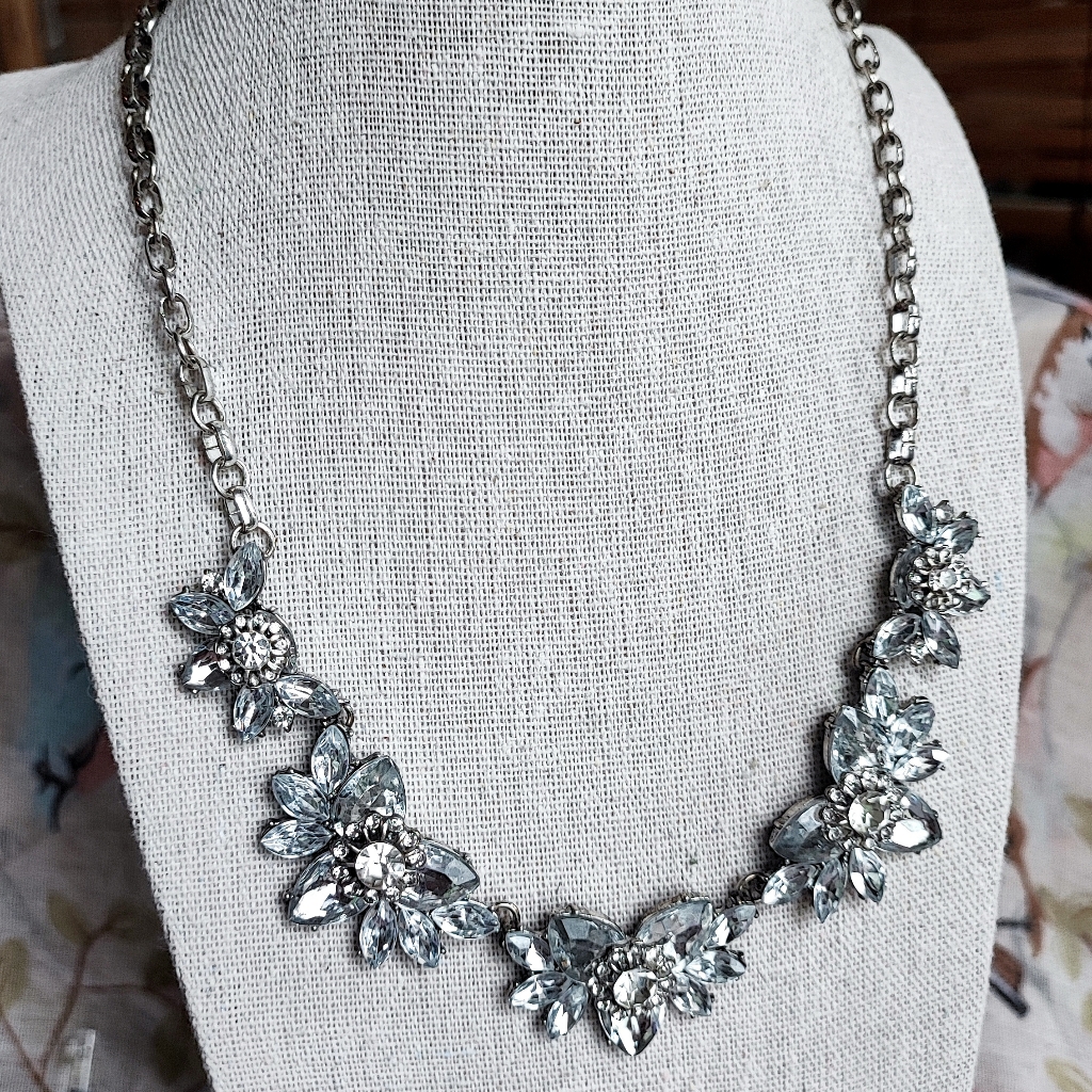 Blazing Teardrop Crystal Clear Rhinestones Silver Tone Statement Necklace 38$